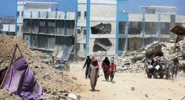 Bombardeo en refugio de Gaza causa tragedia con más de 20 víctimas fatales