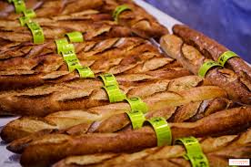 Crisis en Francia este 1° de mayo tras pérdidas millonarias por la no venta de baguettes