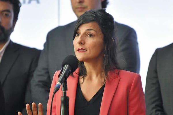 Irene Vélez recibiría más de $90 millones por repatriación tras dejar su cargo diplomático antes del año