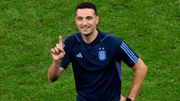 Scaloni entregó la lista de convocados para enfrentar a Colombia con Messi y Mastantuono