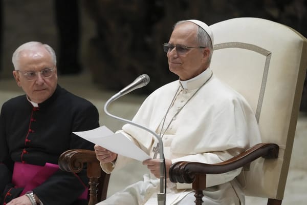“No más guerras de palabras”: el papa León XIV pidió a la prensa sembrar paz con sus voces