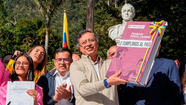 Petro creará batallón de funcionarios para vigilar aplicación de la Reforma Laboral en el sector privado