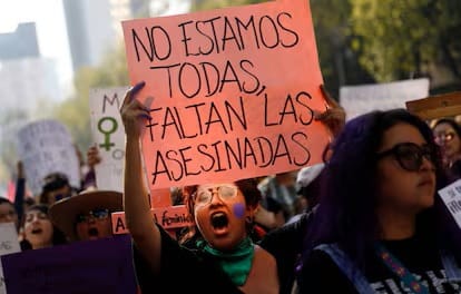 Beneficios económicos a huérfanos por feminicidio pasa a último debate en Senado