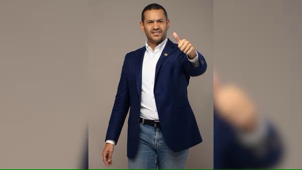 Candidato presidencial Daniel Palacios propone fórmula para destituir a PETRO