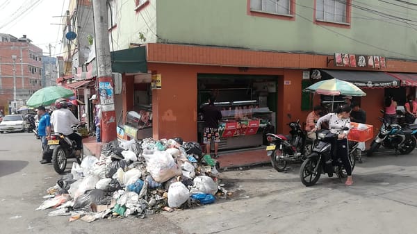 Arrojan basura a deshoras y en lugares inapropiados