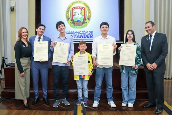 Jóvenes santandereanos fueron homenajeados por sus logros