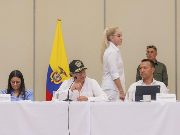 Gobierno refuerza seguridad del Centro Democrático tras amenazas