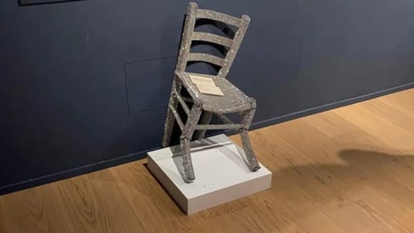 Museo de Verona denuncia a turista por dañar silla de cristales Swarovski
