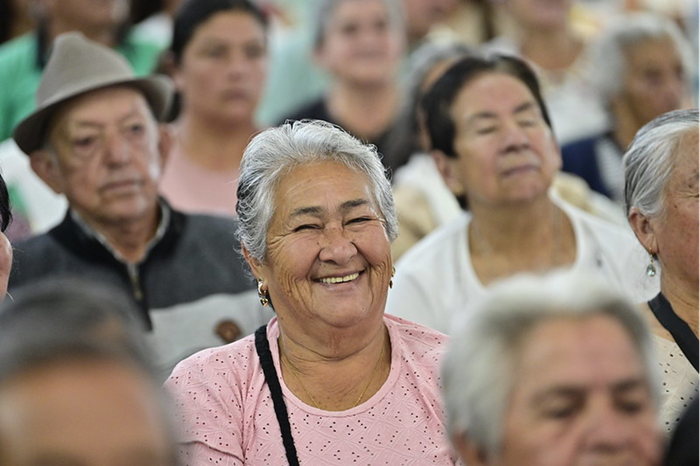 Adultos mayores ya pueden cobrar el subsidio de junio