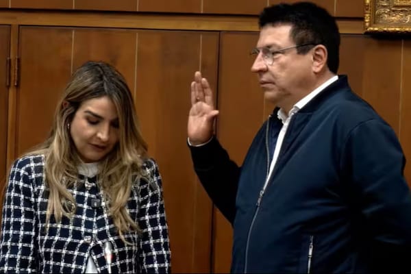 Petro sufre dura derrota en el Senado: Miguel Ángel Pinto asume presidencia de la Comisión Séptima, clave para la Reforma a la Salud