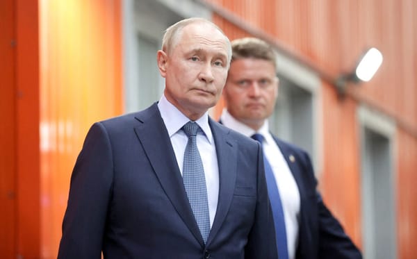 Putin anuncia construcción de seis nuevos submarinos nucleares para 2030