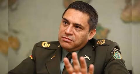 General Guatibonza confirmó que hubo amenaza de misiles contra el avión presidencial colombiano