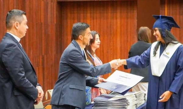 Tres días de oferta institucional en la Plazoleta de la Democracia