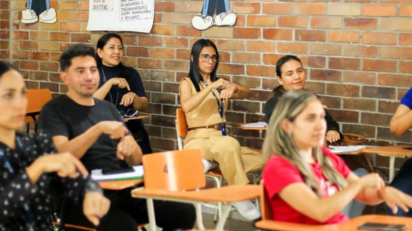 Empleados públicos de Floridablanca se capacitan en lenguaje de señas
