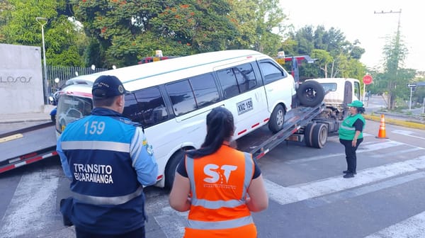 Operativos para garantizar transporte escolar en regla en Bucaramanga