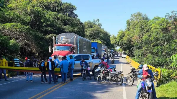 ARROCEROS mantienen los bloqueos en todo el país