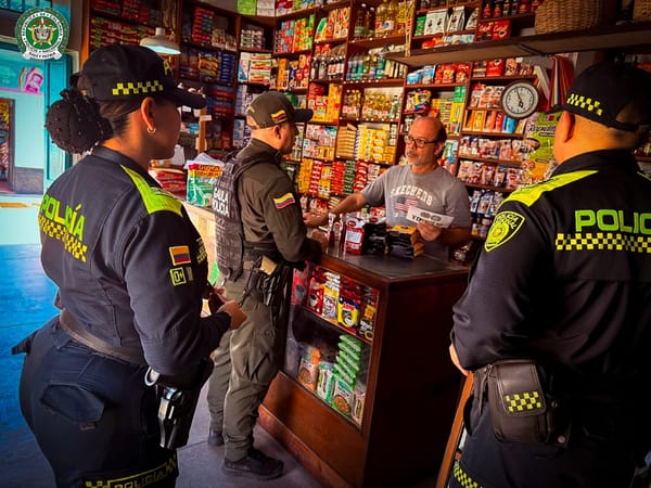 Autoridades capacitan a comunidad de Valle de San José sobre extorsiones