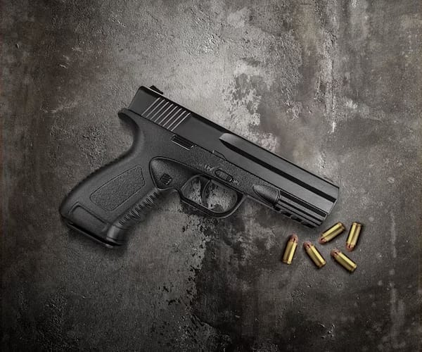 A prisión hermanos por presunto tráfico de armas