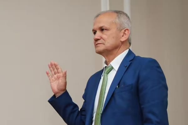 Carlos Ramón González  está buscando asilo político