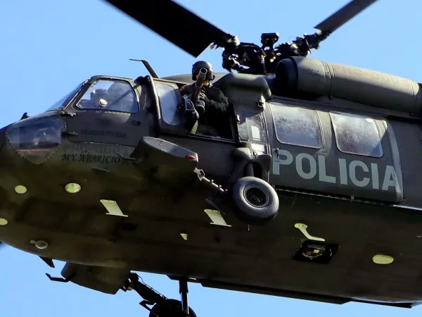 Ataque con dron a helicóptero de la Policía deja al menos seis muertos