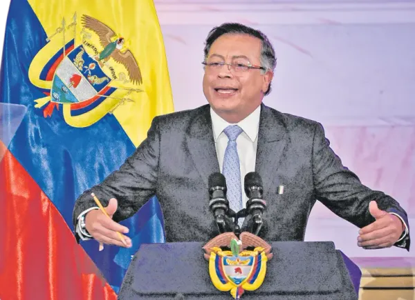 Petro ordenó que el desfile del 7 de agosto se realice en Leticia