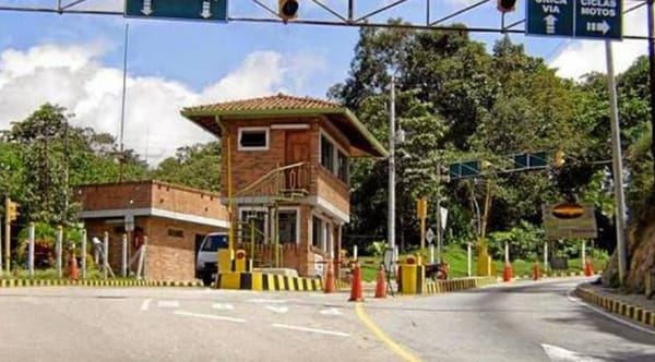 Policía y ejército garantizan ingreso a Mesa de los Santos