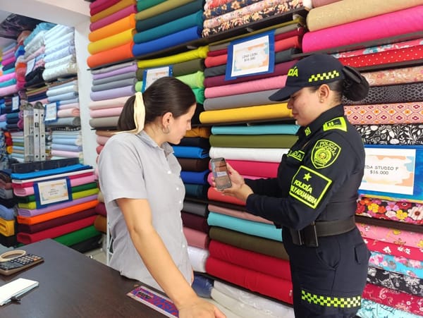 Autoridades impulsan el comercio legal de textiles en Bucaramanga