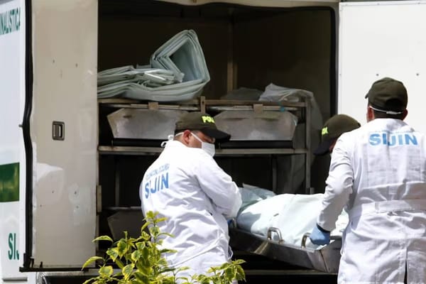 Mujer de 85 años muere en plena vía púbica