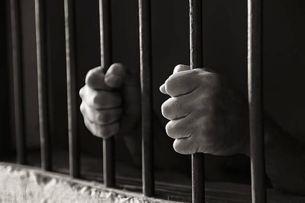Conductor que abusó de sus hijas en Bucaramanga, condenado a 34 años de prisión