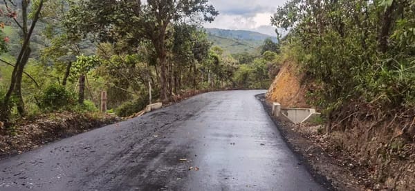 En Charalá encontraron un cadáver vendado a orilla de la vía