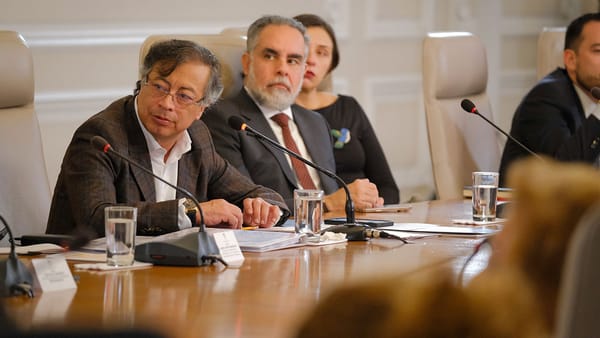 Presidente Petro pide investigar relación de exgerentes regionales de Nueva EPS, antes de la intervención, con elección de magistrado Carlos Camargo