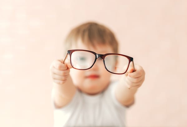 Póngale el ojo a la miopía, le contamos las señales para detectar problemas visuales en los niños