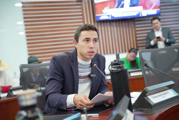 “Donde hubo fuego urbanizaciones quedan”: tramitan proyecto de ley para detener el volteo de tierras