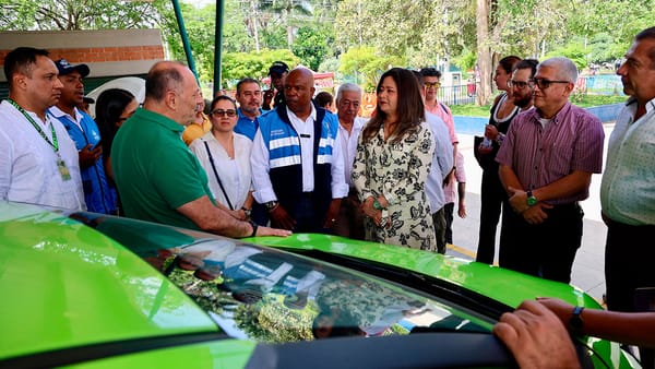 Colombia aspira a renovar 54 mil vehículos con taxis eléctricos para 2036