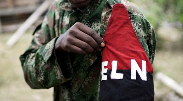Detenidos hombres con propaganda alusiva al ELN y banderas de ese grupo armado en Santander