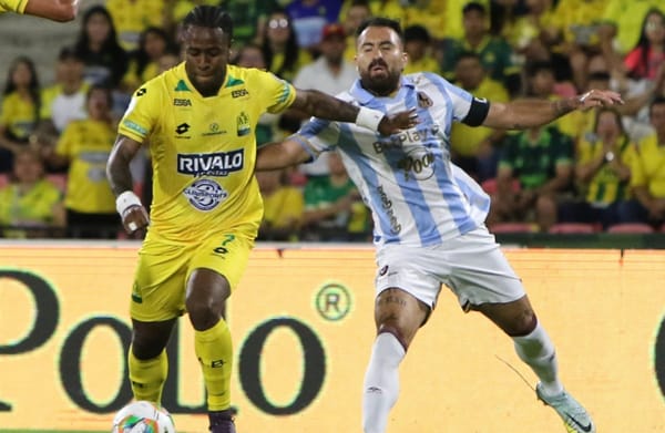 Bucaramanga derrotó2 - 0 al Tolima y es líder del fútbol colombiano