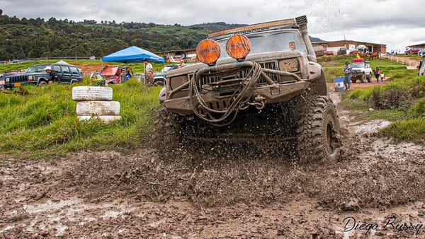Velocidad y aventura: el Evolution 4x4 pone a prueba a Santander
