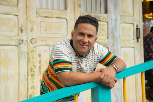 Osmar Pérez le da la bienvenida al fin de año “Mix Natillero”