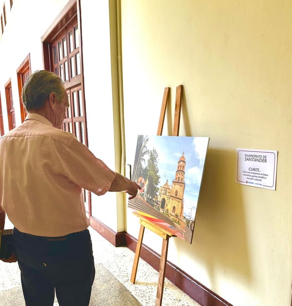 Gobernación recibe la exposición de Julio César Franklin