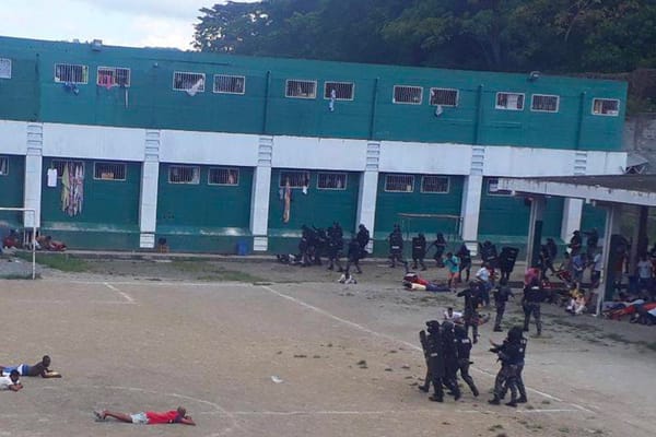 Masacre en cárcel de Ecuador deja 17 reclusos asesinados