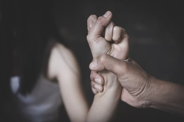 Denuncian a concejal de Aratoca por violencia de género