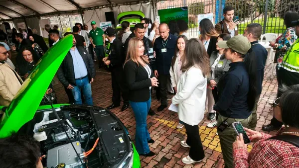 Gobierno impulsará la masificación de taxis eléctricos. Le contamos cómo tener uno