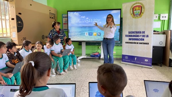 Quince municipios recibieron sus aulas digitales para instituciones educativas rurales de Santander