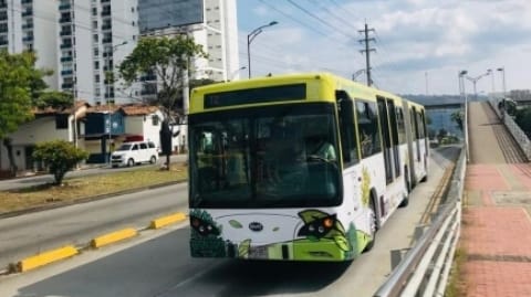 Expectativa por arribo de los buses arrendados para 'salvar' Metrolínea en Bucaramanga