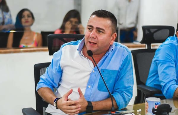 Concejal de Bucaramanga negó haber renunciado pese a carta que expresa lo contrario