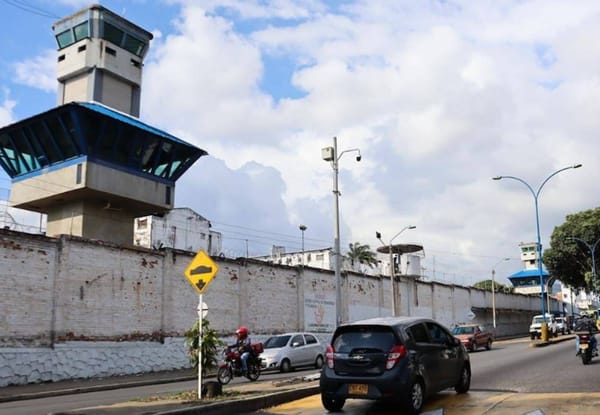 Internos rechazan traslado de patio en cárcel La Modelo
