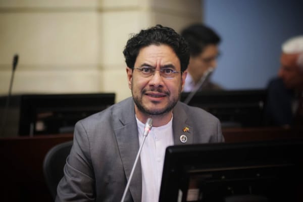 Senados Iván Cepeda reclama el cese del enfrentamiento político entre Gobierno Petro contra Santander