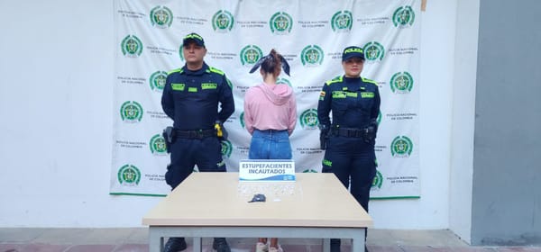 La pillaron en plena venta: capturan a mujer con 66 dosis de cocaína en San Gil