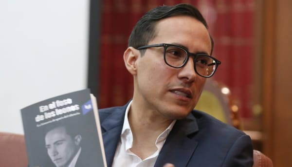 Reapareció el exgobernador de Santander Richard Aguilar Villa y lanzó nuevo libro