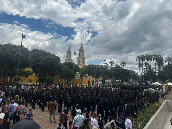 Reconocimiento al servicio: 650 policías ascendieron en Bucaramanga y Santander